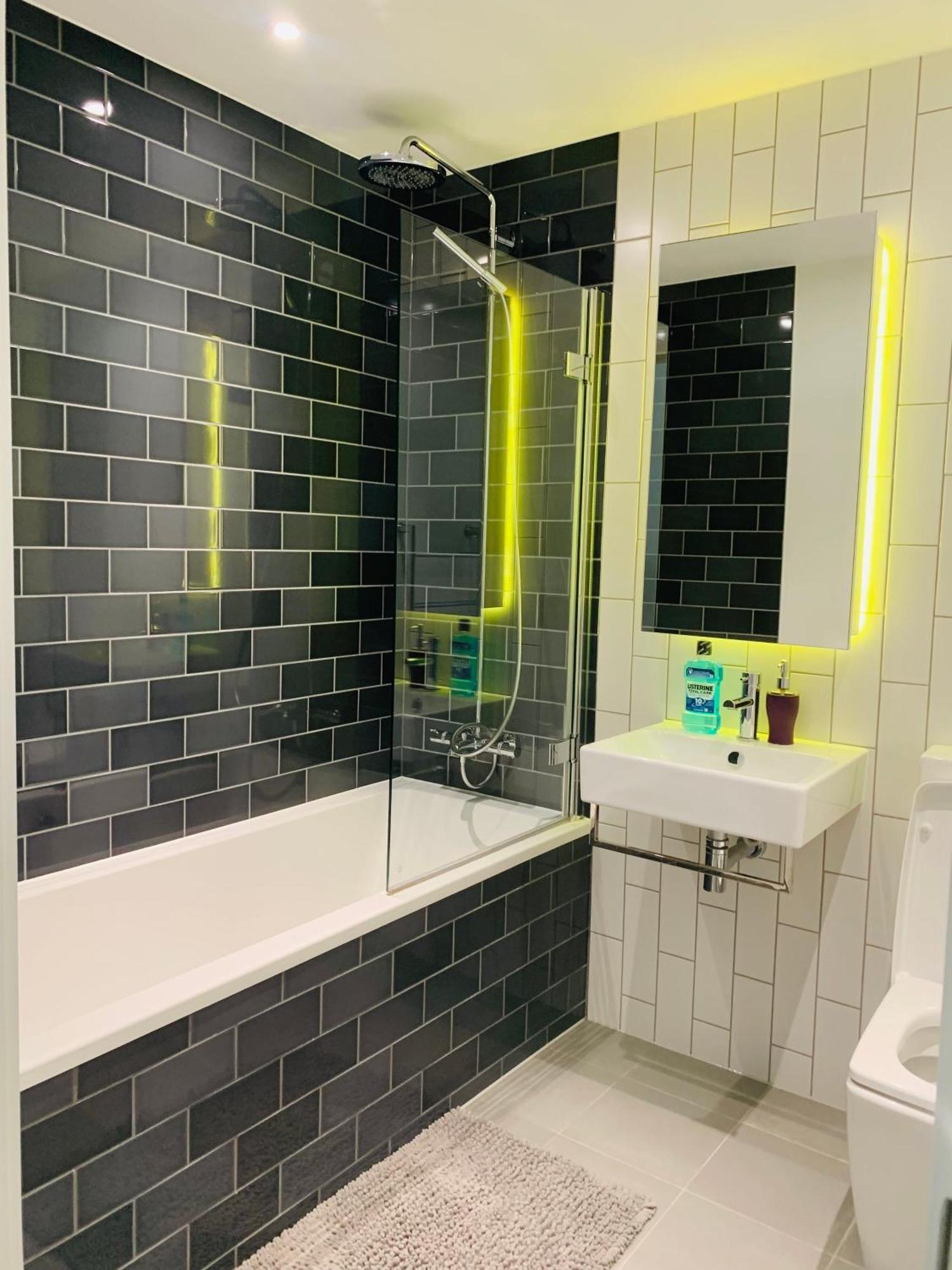 Lush Living - Double Room With Private Bathroom Londres Exterior foto