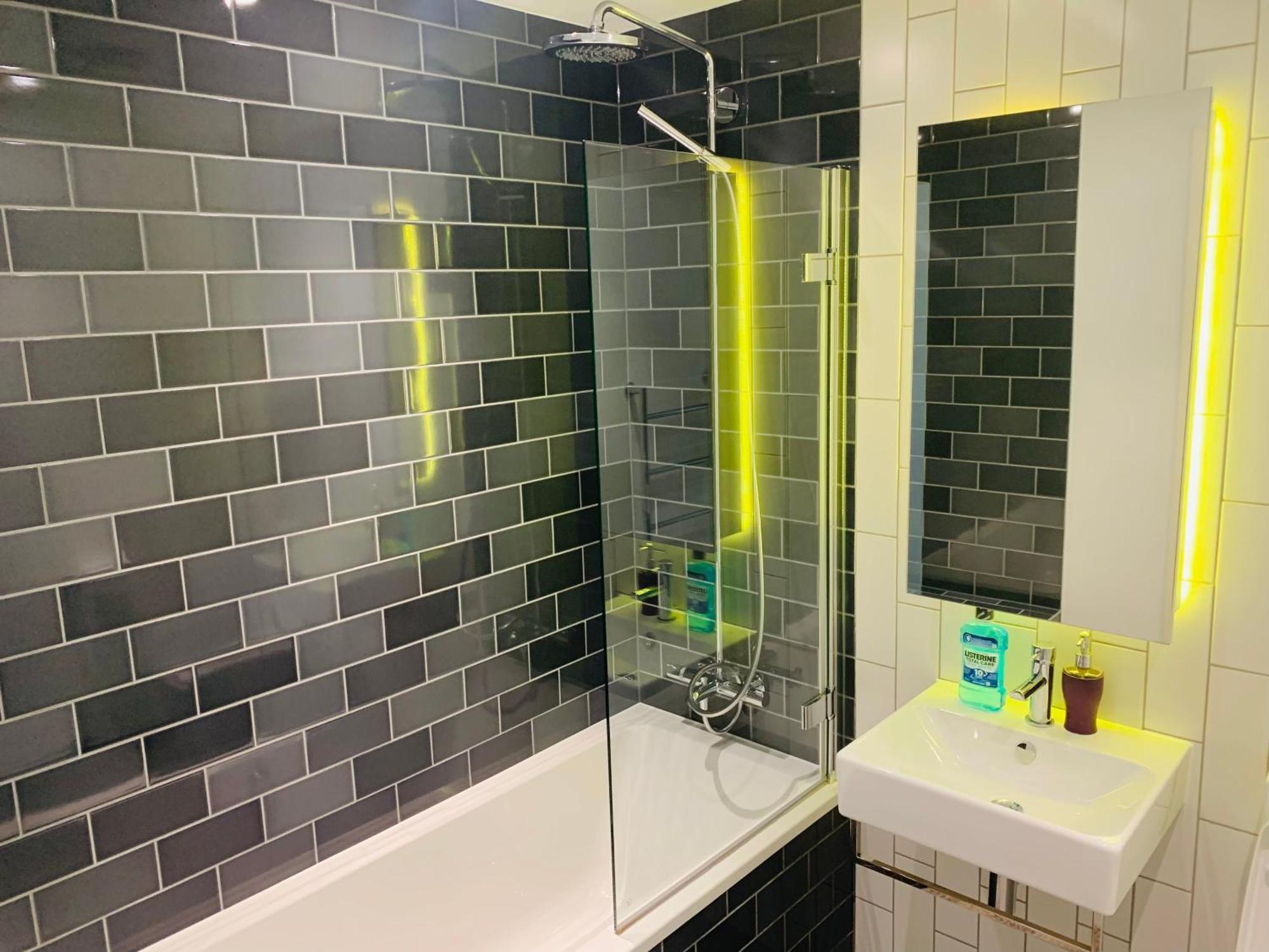 Lush Living - Double Room With Private Bathroom Londres Exterior foto